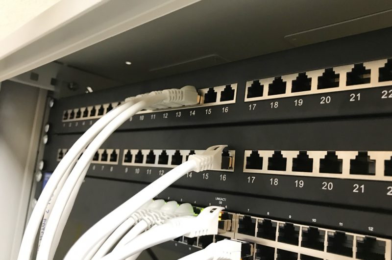 Manor house Cologne: Network connection